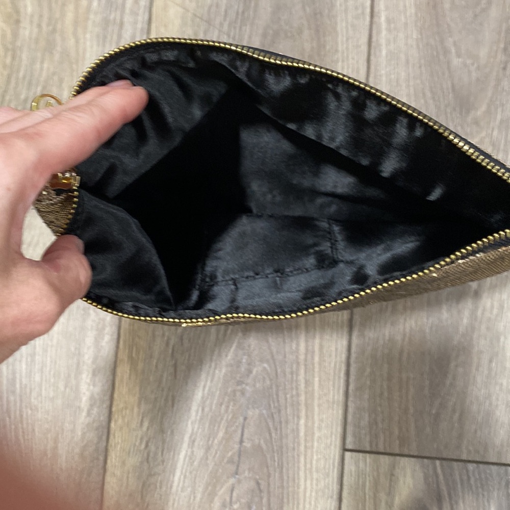 NWT VICTORIA’S SECRET Gold Sequin Fold Over Zipper Clutch Makeup B… - Picture 8 of 14